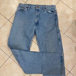 Men's Wrangler light washed jeans